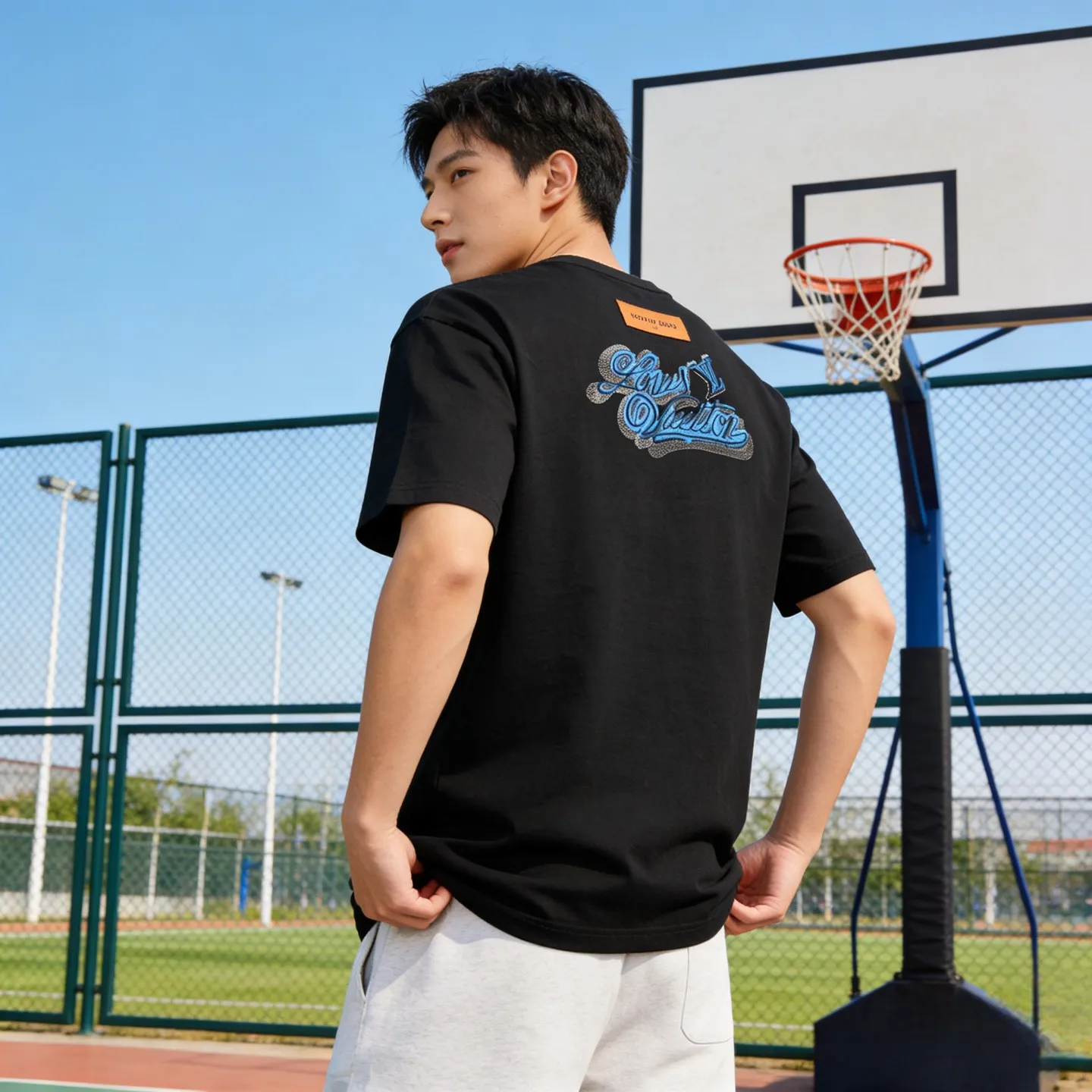 Louis Vuitton/Louis Vuitton short sleeves with front and rear letter logo embroidery